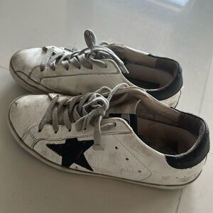 Golden Goose tennis shoes